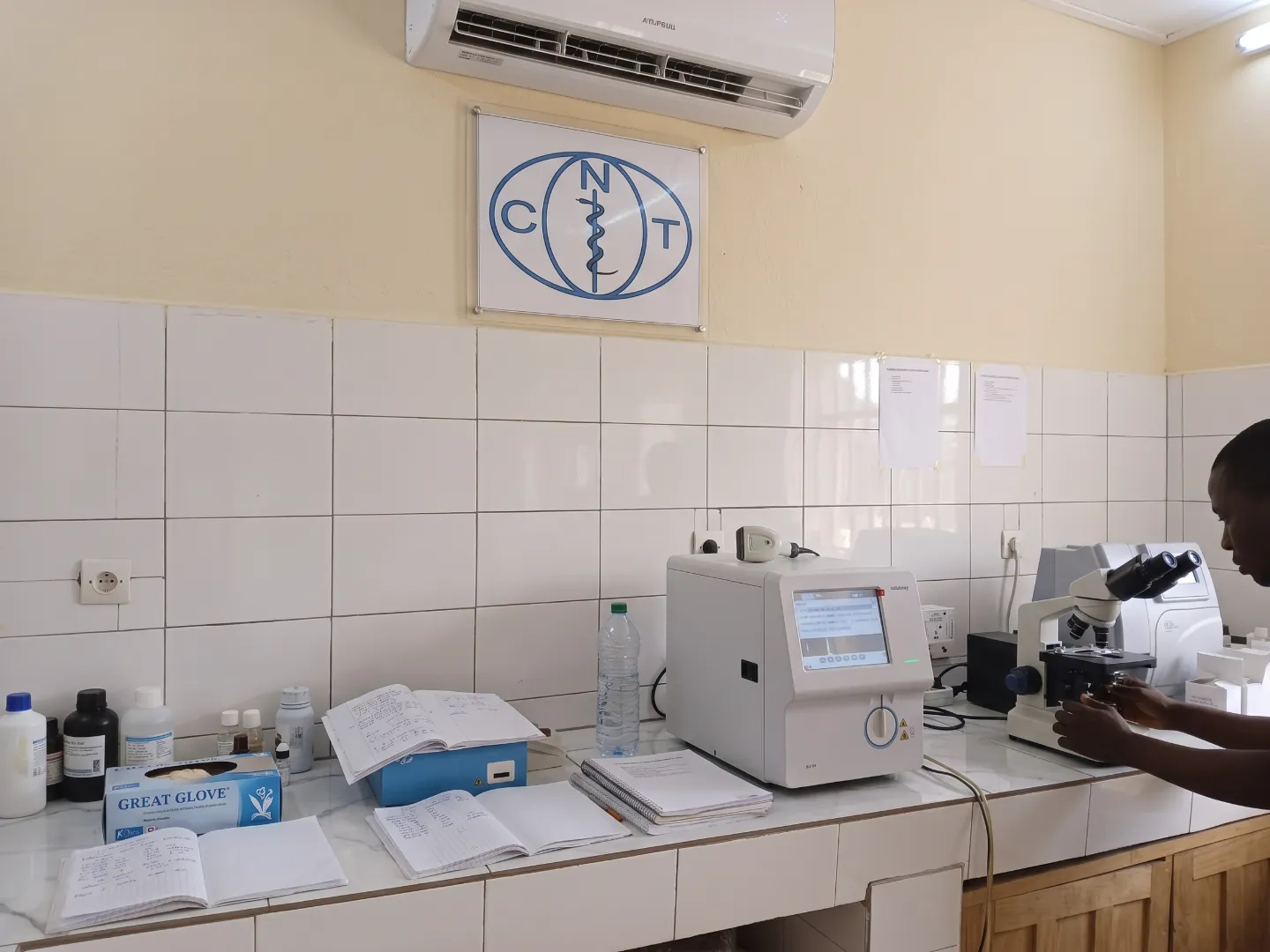 Laboratoire d’analyses de la clinique