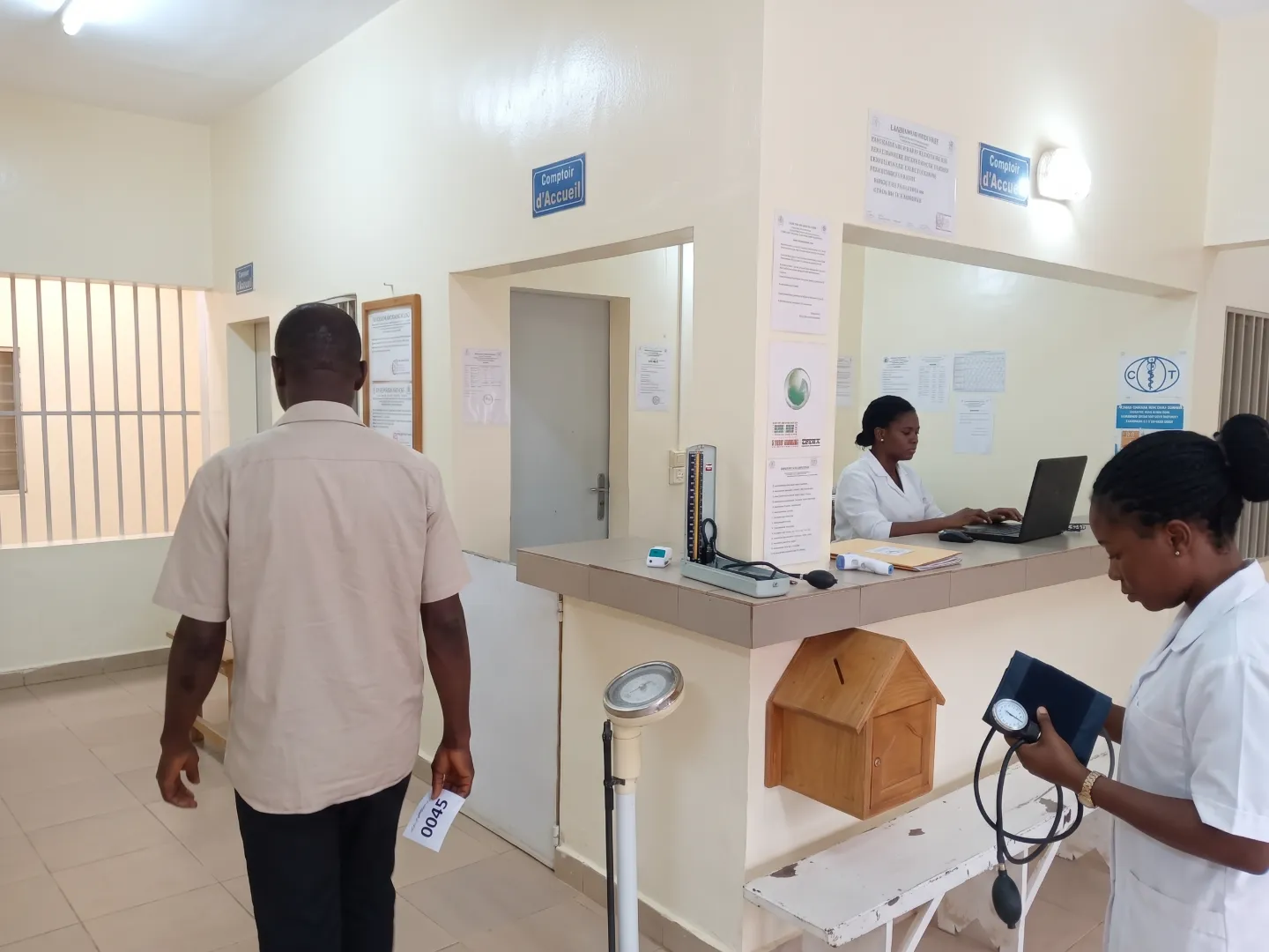 Accueil des patients à la clinique